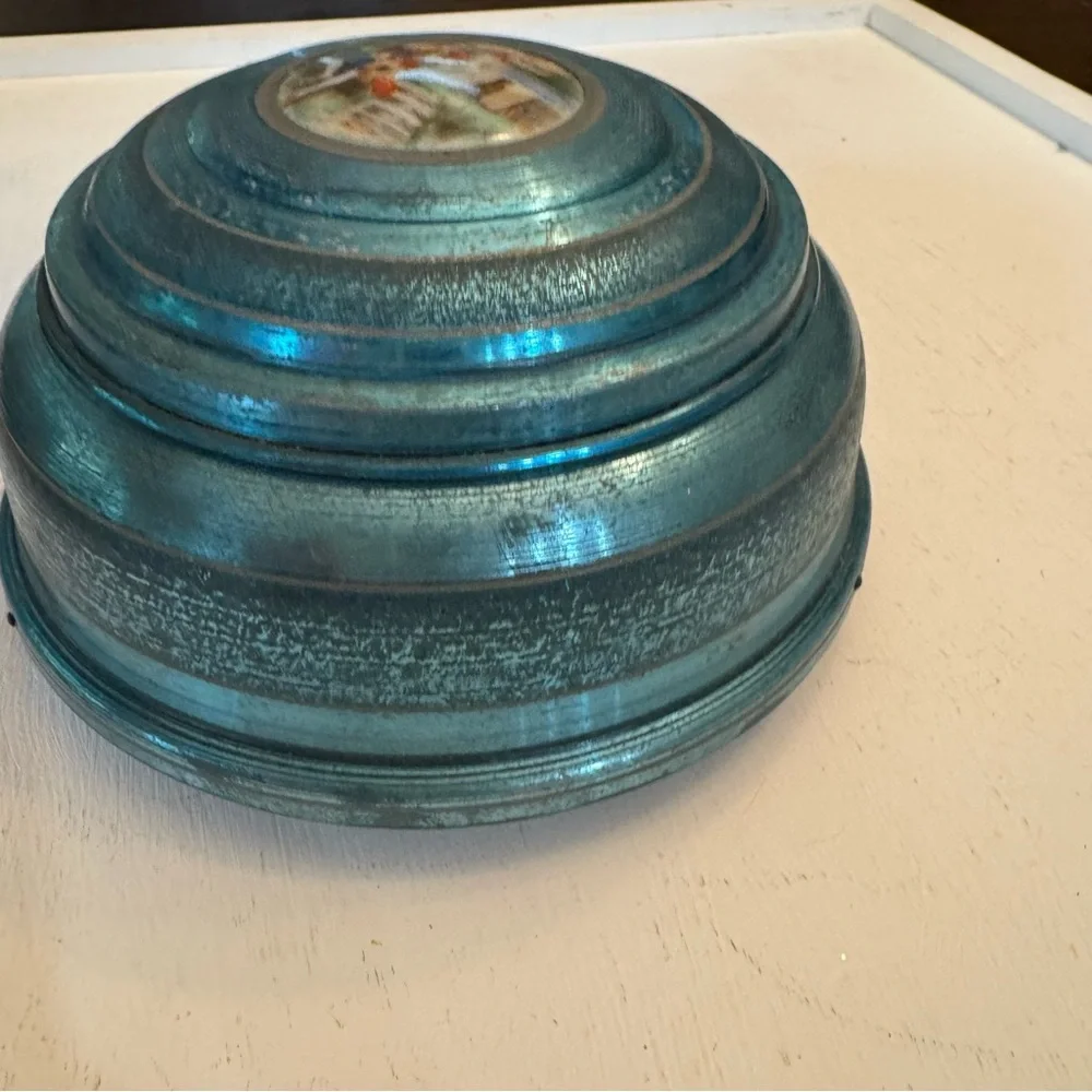 Vintage 1940/50 Decorative Blue Metallic Powder Puff Music Box